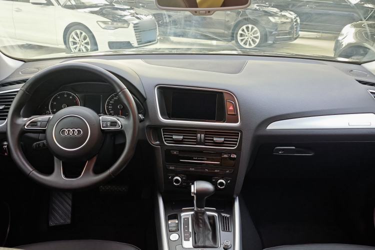 Used Audi Q5 2013 45 TFSI quattro Sport Edition Interior 1