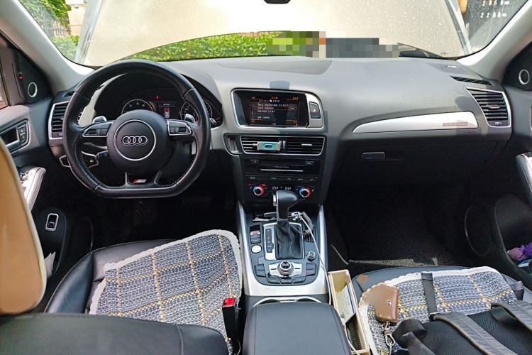 Used Audi Q5 2013 45 TFSI quattro Sport Edition Interior 2