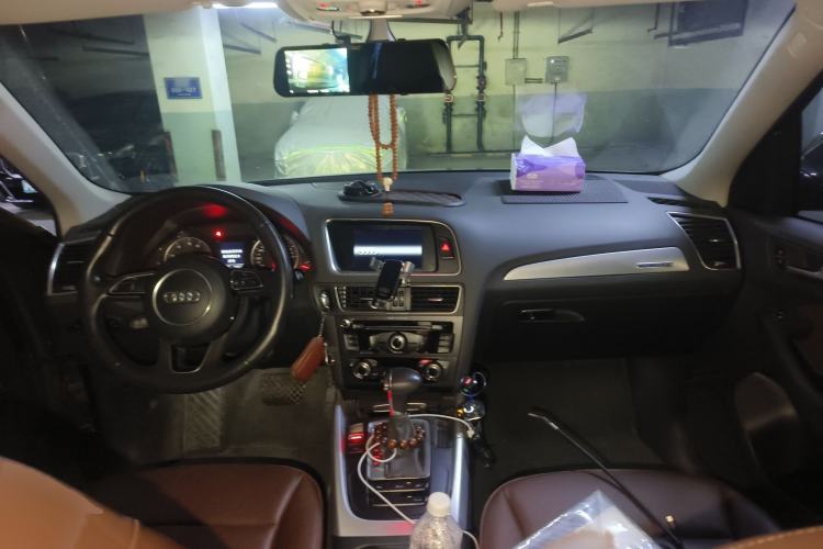 Used Audi Q5 2013 40 TFSI Technology Edition Interior 2