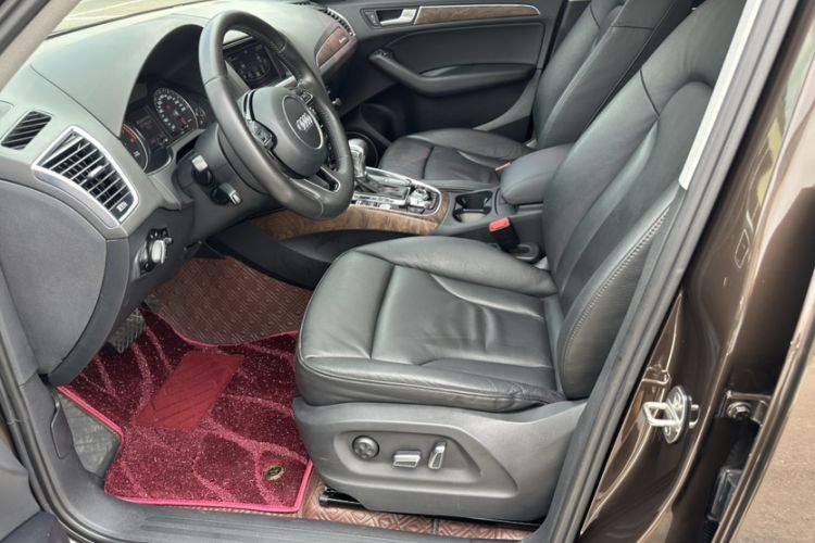 Used Audi Q5 2013 40 TFSI Comfort Edition Interior 3