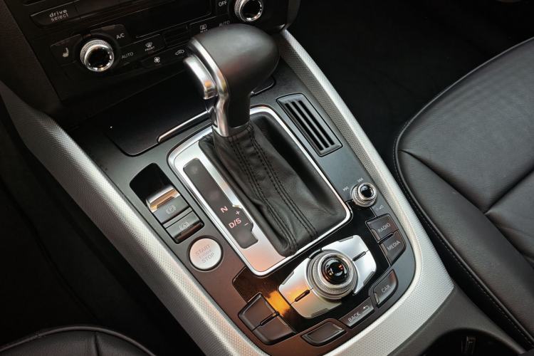 Used Audi Q5 2013 45 TFSI quattro Sport Edition Interior 3