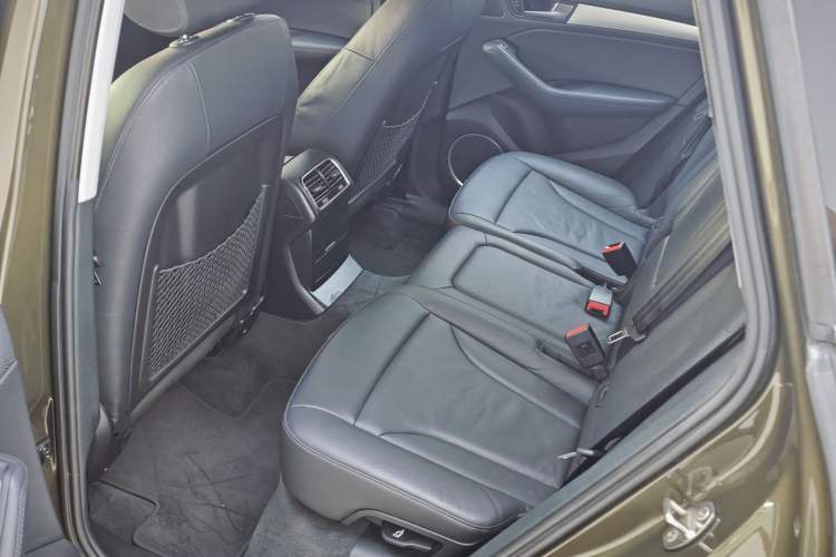 Used Audi Q5 2013 45 TFSI quattro Sport Edition Interior 5