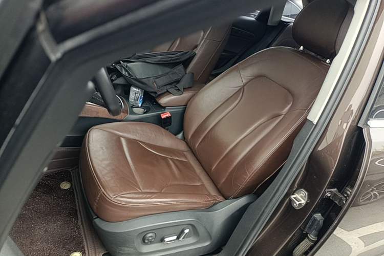 Used Audi Q5 2013 40 TFSI Comfort Edition Left Front Seat