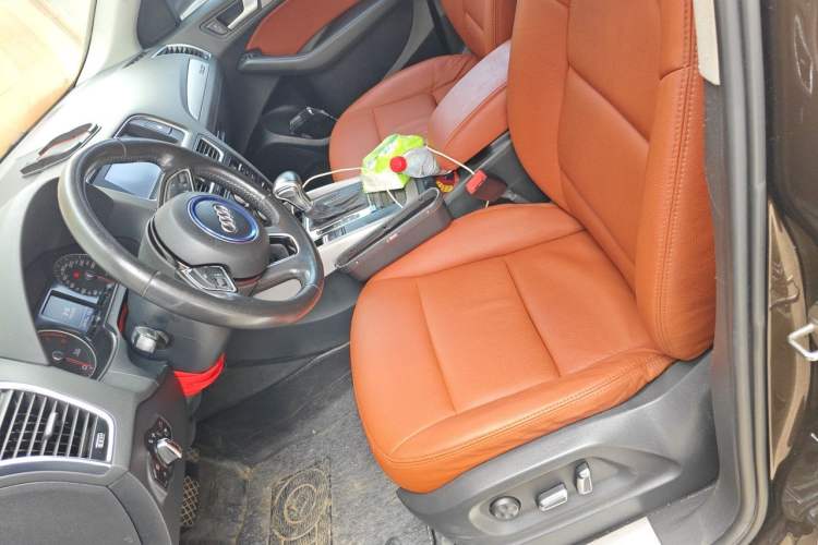 Used Audi Q5 2013 40 TFSI Ambition Left Front Seat