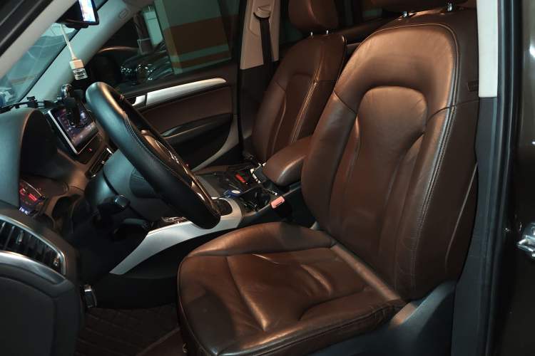 Used Audi Q5 2013 40 TFSI Technology Edition Left Front Seat