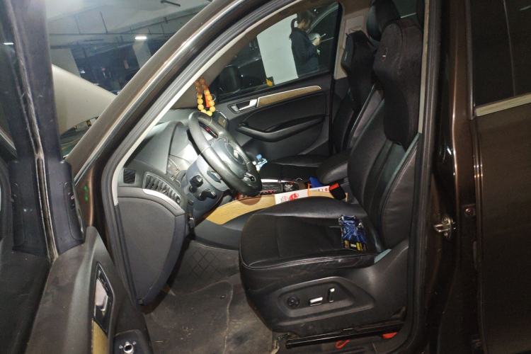 Used Audi Q5 2013 40 TFSI Technology Edition Left Front Seat