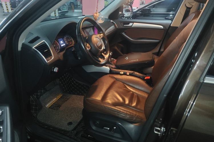 Used Audi Q5 2013 40 TFSI Technology Edition Left Front Seat