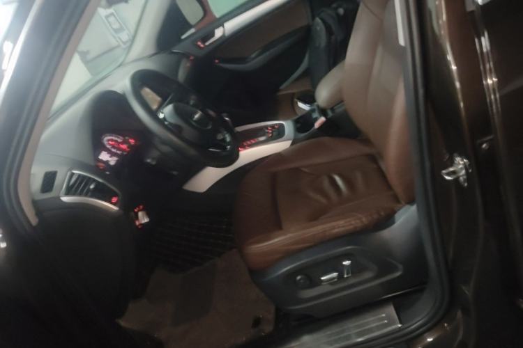 Used Audi Q5 2013 40 TFSI Technology Edition Left Front Seat