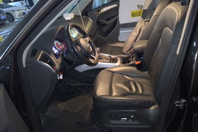 Used Audi Q5 2013 40 TFSI Technology Edition Left Front Seat