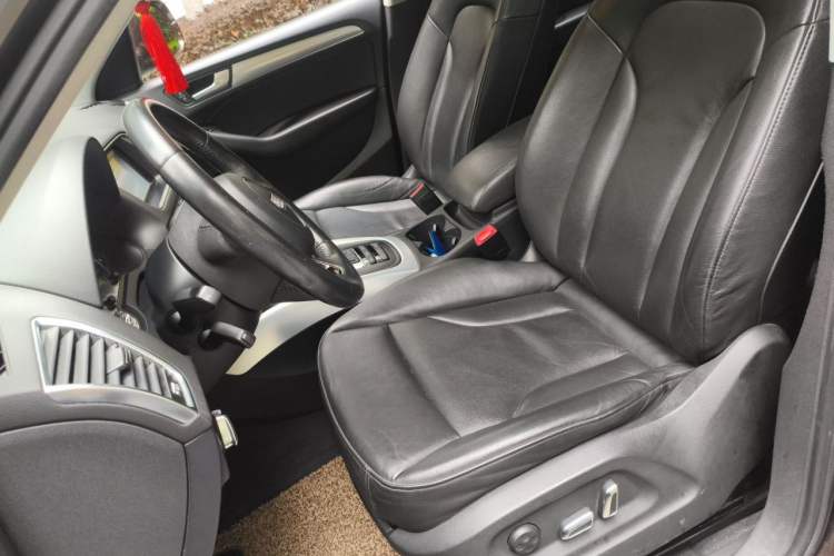 Used Audi Q5 2013 40 TFSI Technology Edition Left Front Seat