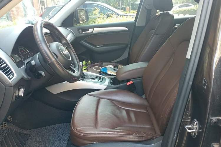 Used Audi Q5 2013 40 TFSI Technology Edition Left Front Seat