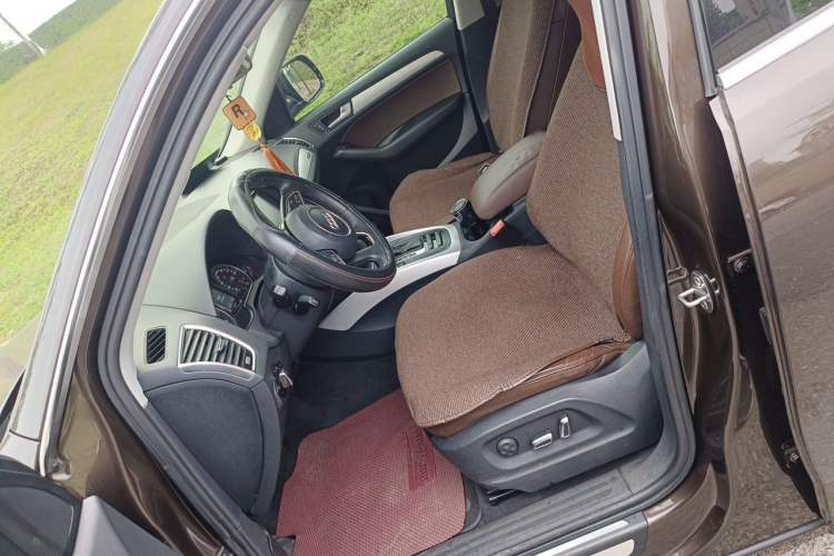 Used Audi Q5 2013 40 TFSI Technology Edition Left Front Seat