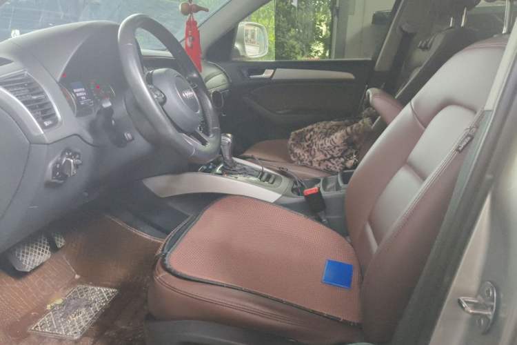 Used Audi Q5 2013 40 TFSI Ambition Left Front Seat