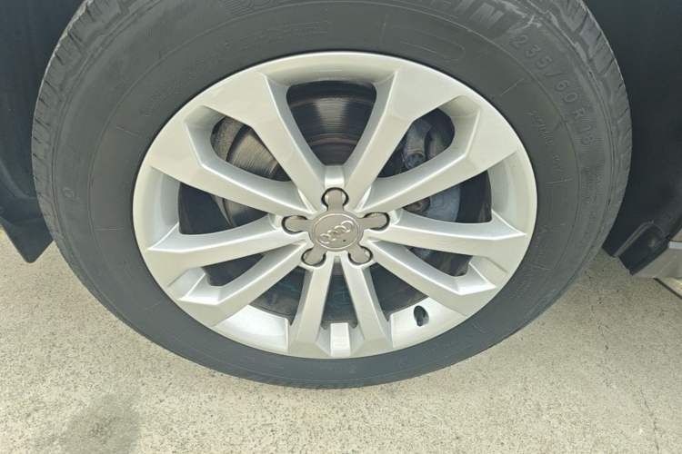 Used Audi Q5 2013 40 TFSI Technology Edition Left Front Wheel Hub
