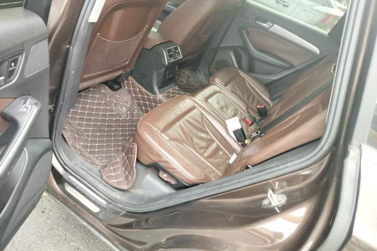 Used Audi Q5 2013 40 TFSI Technology Edition Left Rear Seat