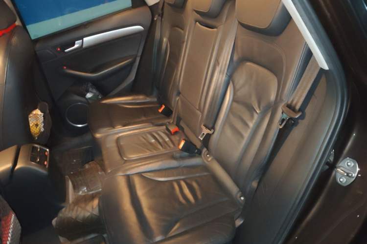 Used Audi Q5 2013 45 TFSI quattro Sport Edition Left Rear Seat