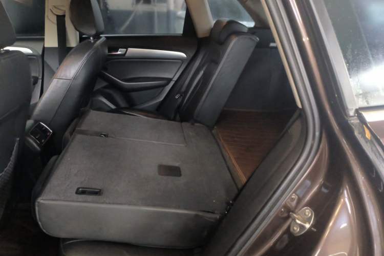 Used Audi Q5 2013 40 TFSI Technology Edition Left Rear Seat