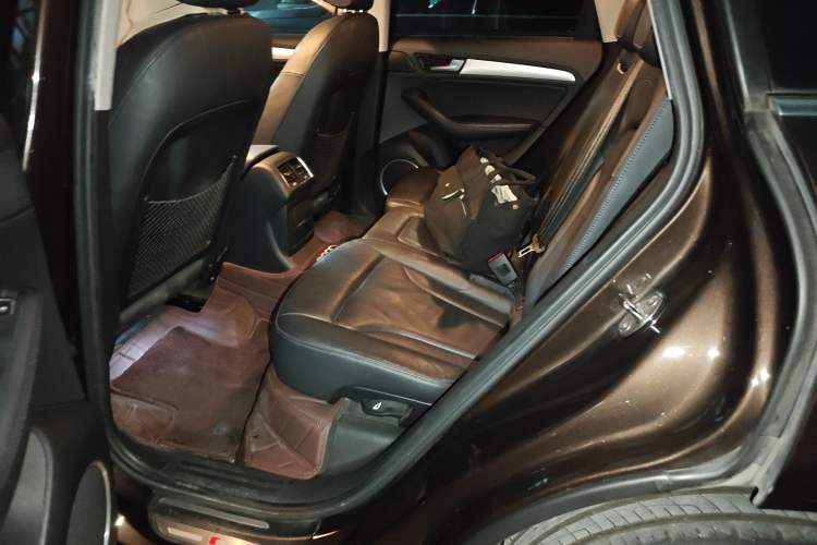 Used Audi Q5 2013 45 TFSI quattro Sport Edition Left Rear Seat