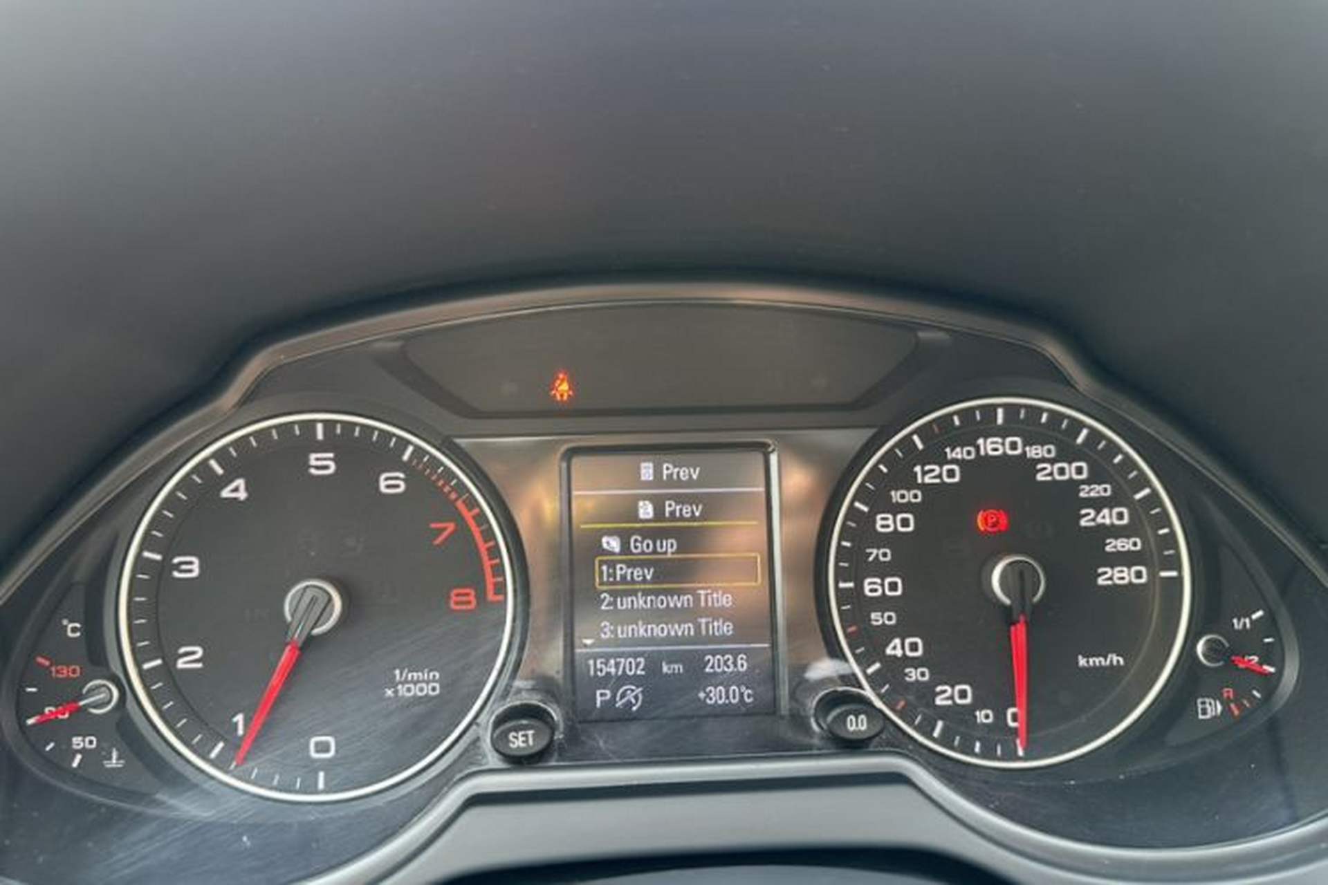 Used Audi Q5 2013 40 TFSI Comfort Edition Odometer Close Up