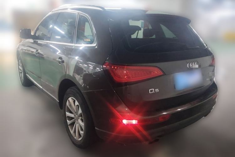 Used Audi Q5 2013 40 TFSI Technology Edition Rear Left 45 Deg