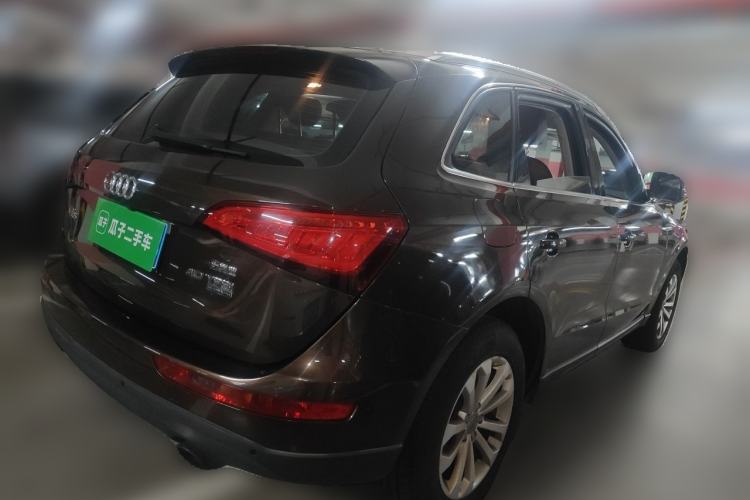 Used Audi Q5 2013 40 TFSI Technology Edition Rear Right 45 Deg