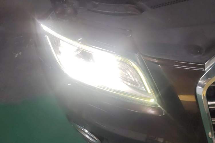 Used Audi Q5 2013 40 TFSI Technology Edition Right Front Headlight