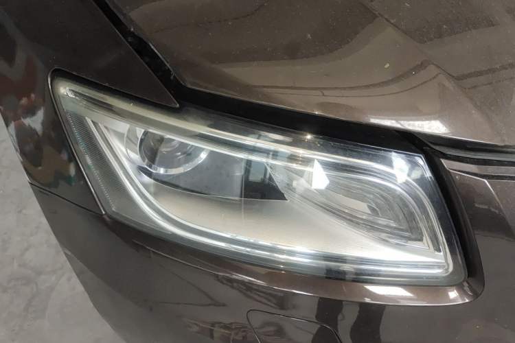 Used Audi Q5 2013 40 TFSI Ambition Right Front Headlight