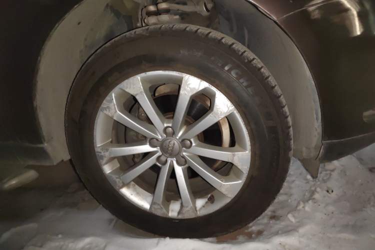 Used Audi Q5 2013 40 TFSI Technology Edition Right Front Wheel Hub