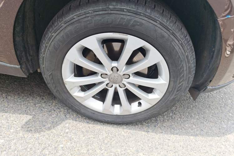 Used Audi Q5 2013 40 TFSI Technology Edition Right Front Wheel Hub