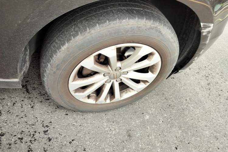 Used Audi Q5 2013 40 TFSI Technology Edition Right Front Wheel Hub