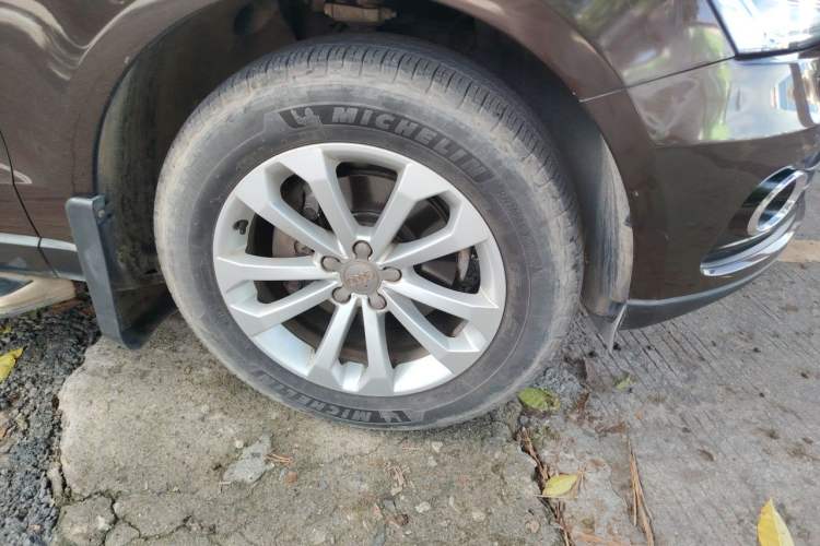 Used Audi Q5 2013 40 TFSI Technology Edition Right Front Wheel Hub