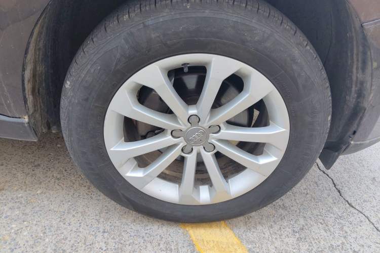 Used Audi Q5 2013 40 TFSI Technology Edition Right Front Wheel Hub