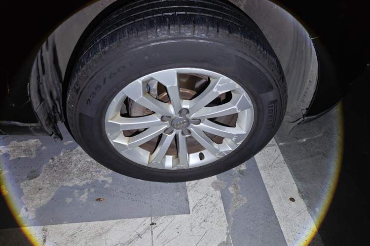Used Audi Q5 2013 40 TFSI Technology Edition Right Front Wheel Hub