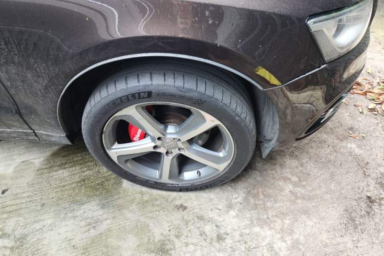Used Audi Q5 2013 45 TFSI quattro Sport Edition Right Front Wheel Hub