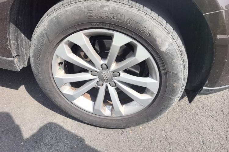 Used Audi Q5 2013 40 TFSI Technology Edition Right Front Wheel Hub