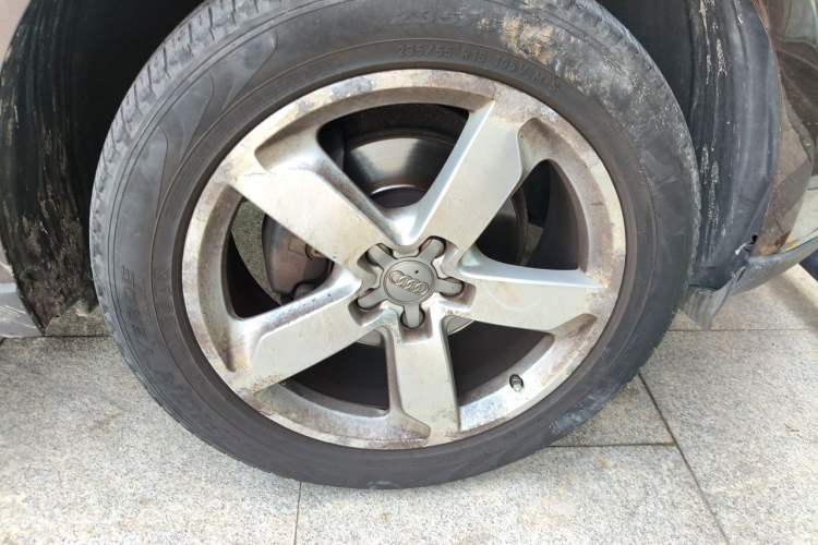 Used Audi Q5 2013 40 TFSI Comfort Edition Right Front Wheel Hub