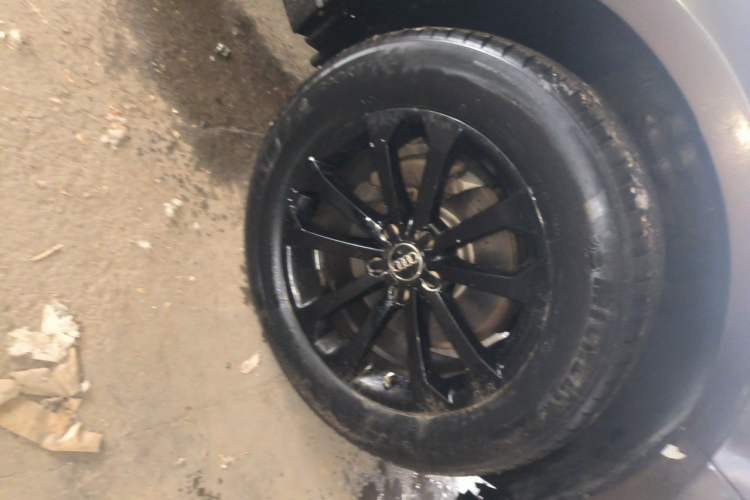 Used Audi Q5 2013 40 TFSI Technology Edition Right Front Wheel Hub