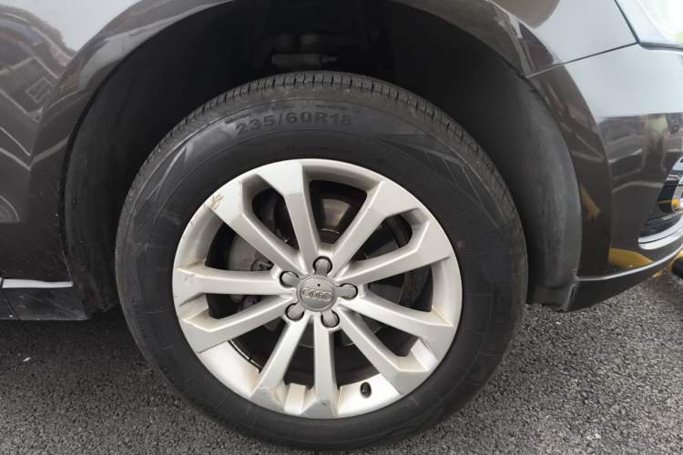 Used Audi Q5 2013 40 TFSI Technology Edition Right Front Wheel Hub