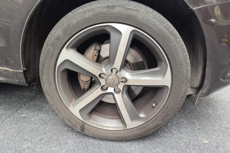 Used Audi Q5 2013 45 TFSI quattro Sport Edition Right Front Wheel Hub