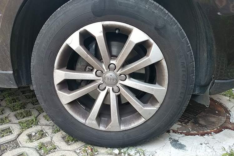 Used Audi Q5 2013 40 TFSI Technology Edition Right Front Wheel Hub