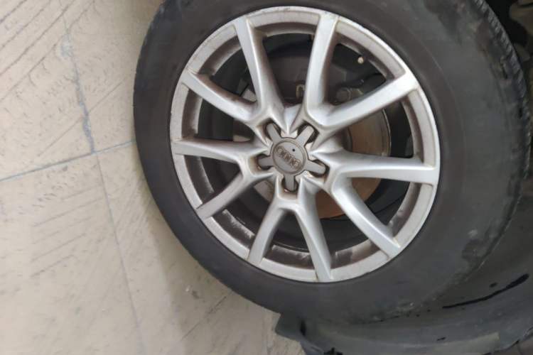 Used Audi Q5 2013 40 TFSI Technology Edition Right Front Wheel Hub