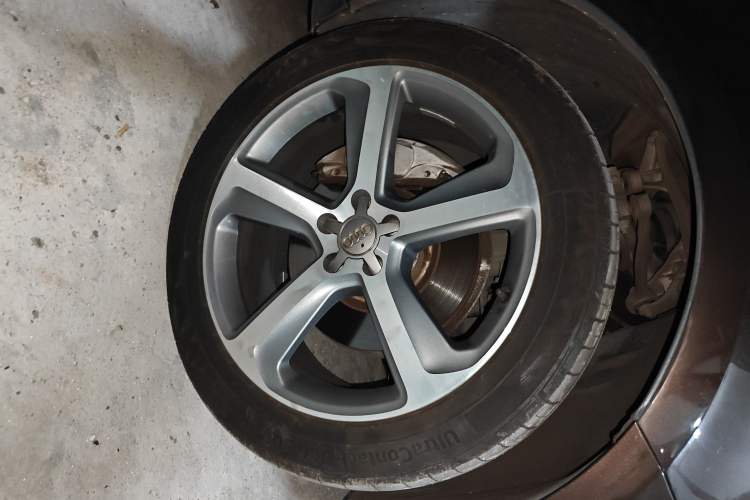 Used Audi Q5 2013 45 TFSI quattro Sport Edition Right Front Wheel Hub