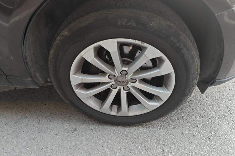 Used Audi Q5 2013 40 TFSI Technology Edition Right Front Wheel Hub