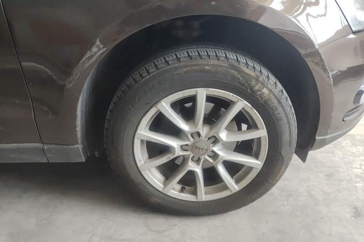 Used Audi Q5 2013 40 TFSI Ambition Right Front Wheel Hub