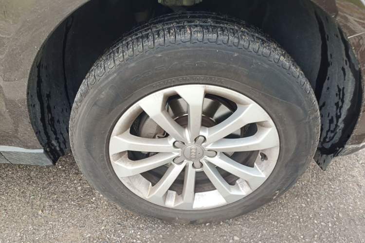 Used Audi Q5 2013 40 TFSI Technology Edition Right Front Wheel Hub