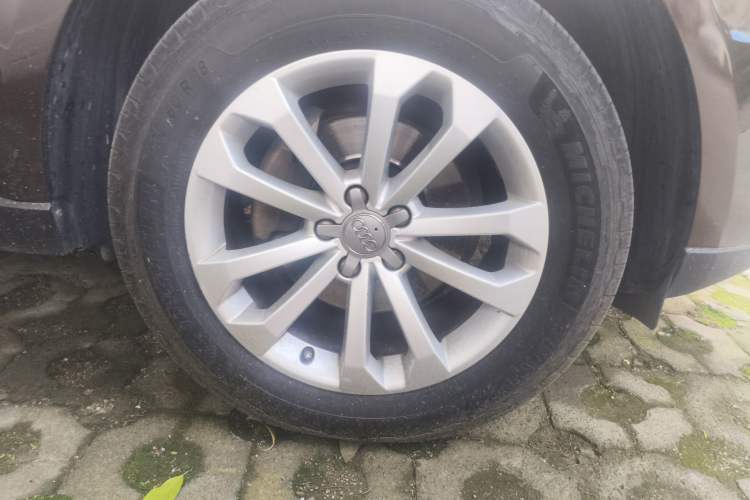 Used Audi Q5 2013 40 TFSI Technology Edition Right Front Wheel Hub