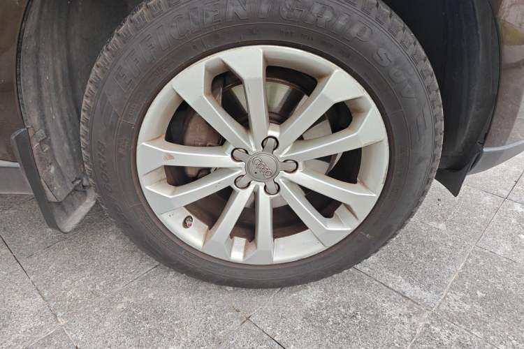 Used Audi Q5 2013 40 TFSI Technology Edition Right Front Wheel Hub