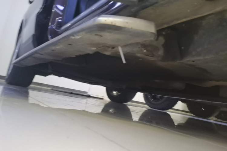 Used Audi Q5 2013 40 TFSI Ambition Right Side Sill