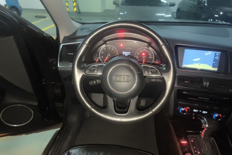Used Audi Q5 2013 40 TFSI Comfort Edition Steering Wheel