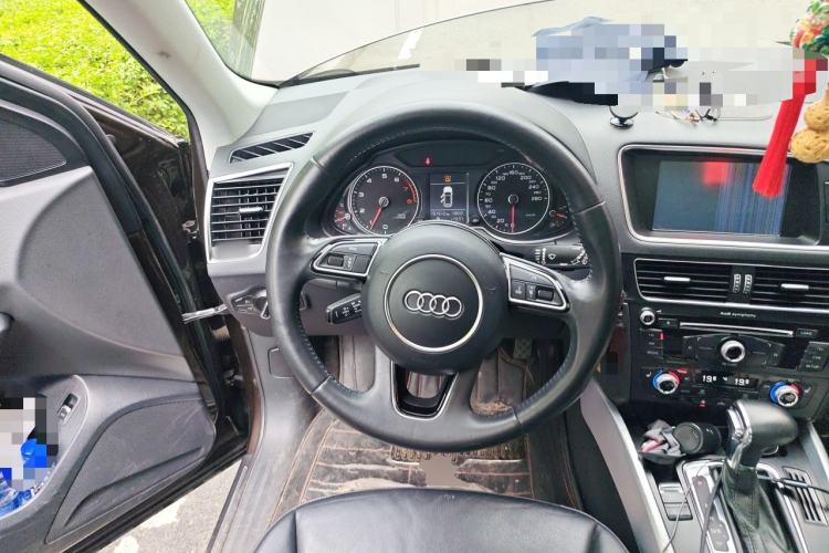 Used Audi Q5 2013 40 TFSI Technology Edition Steering Wheel